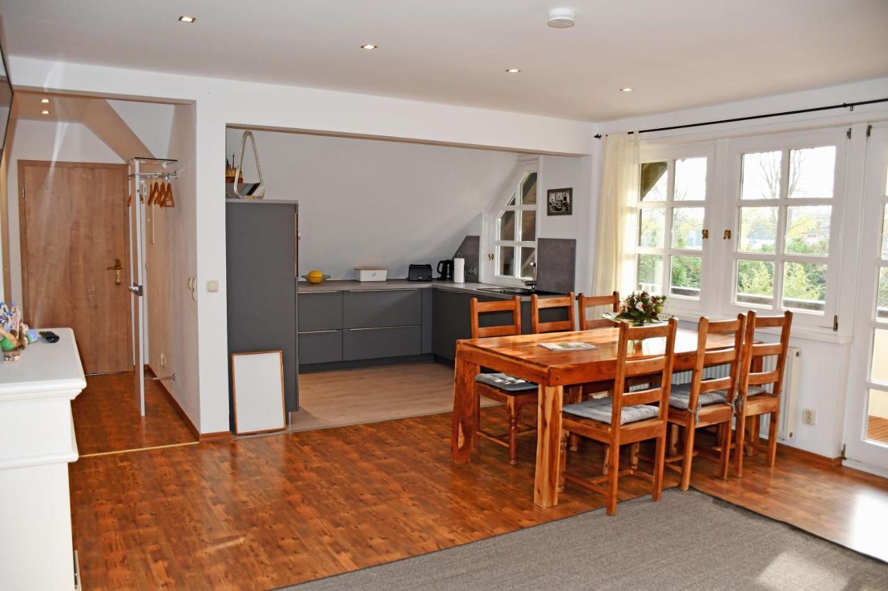 Reetdachfachwerkvilla Am Wiesengrund Bergen Auf Rugen Εξωτερικό φωτογραφία