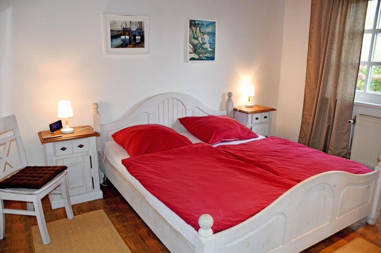Reetdachfachwerkvilla Am Wiesengrund Bergen Auf Rugen Εξωτερικό φωτογραφία